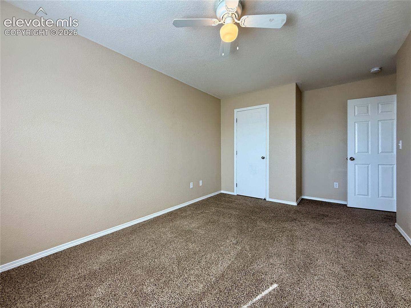 Listing photo 17 for 10586 Country Park Point