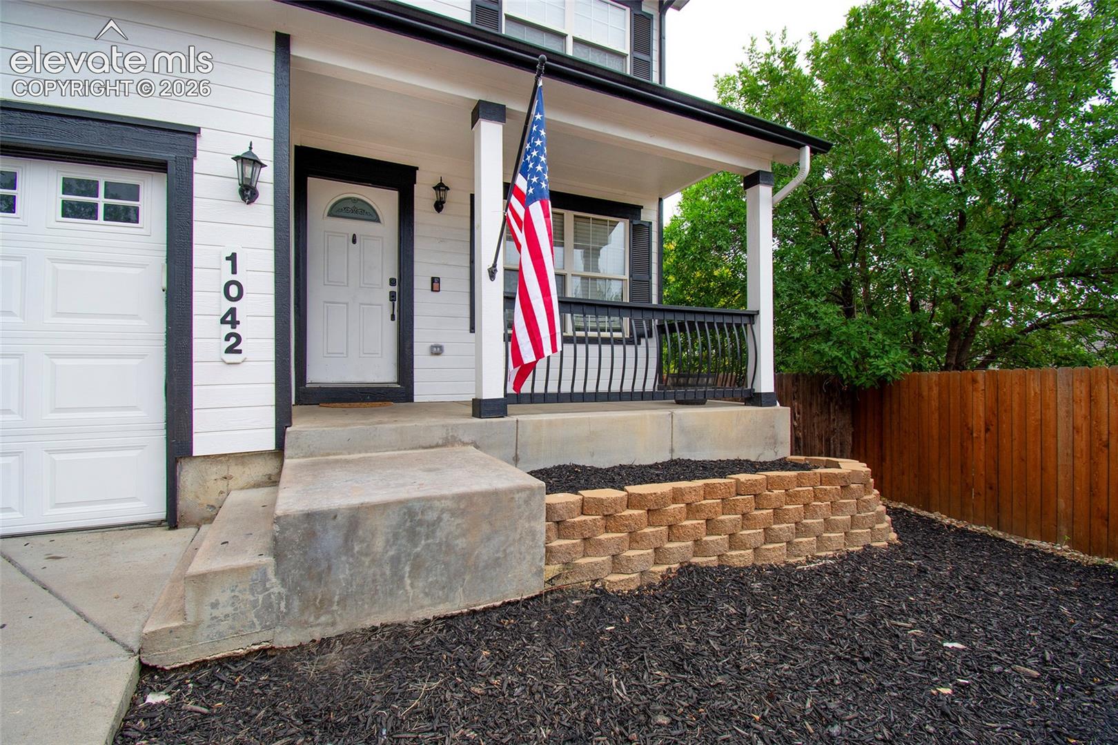 Listing photo 2 for 1042 Cailin Way