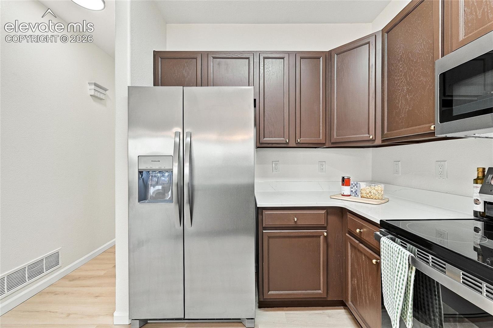 Listing photo 9 for 1921 Flintshire Street