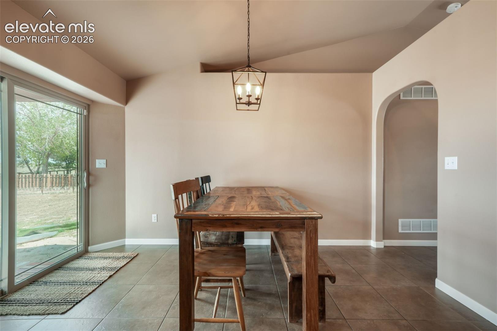 Listing photo 14 for 83 S Golfwood Drive