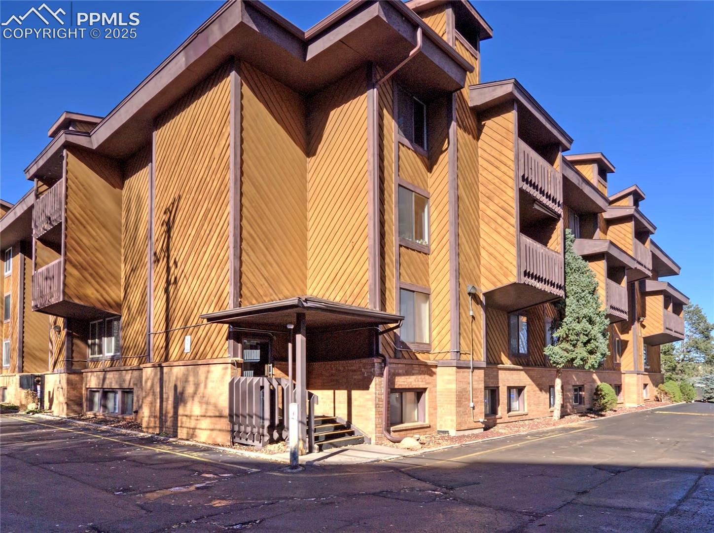 935 Saturn Drive