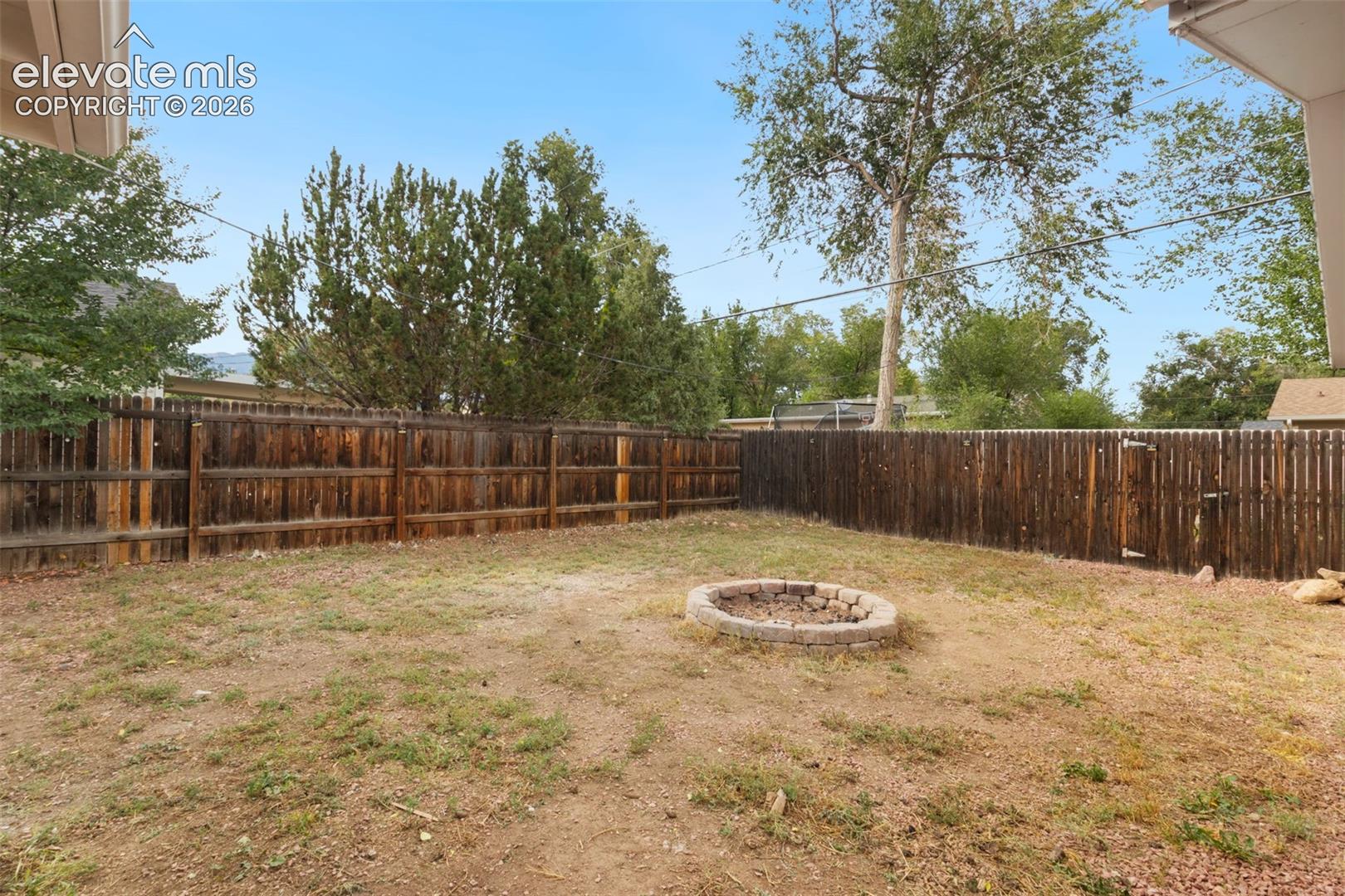Listing photo 29 for 1138 Florence Avenue