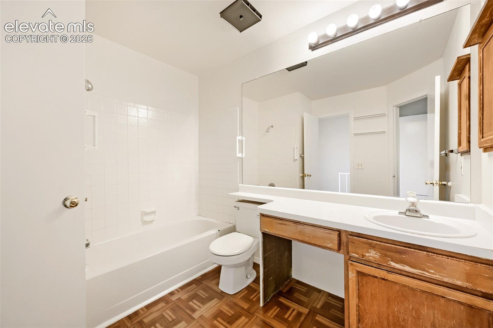 Listing photo 17 for 4128 Charleston Drive