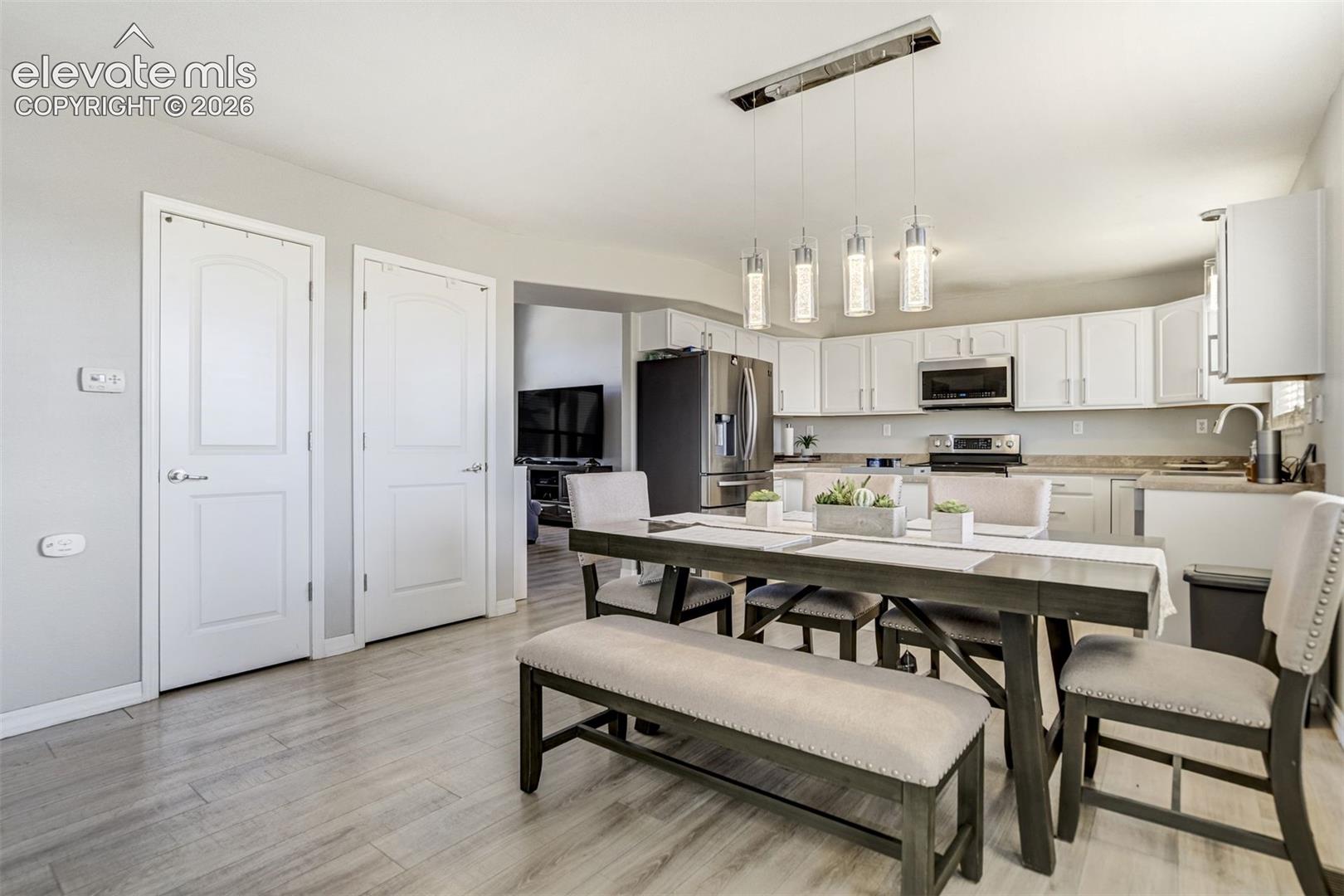 Listing photo 15 for 7335 Willowdale Drive