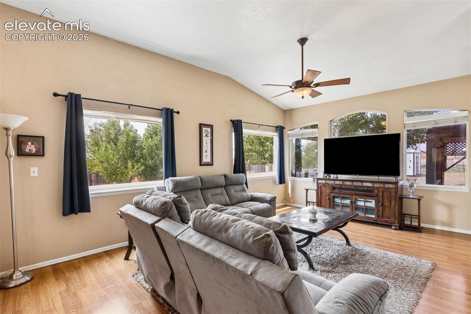 Listing photo 8 for 703 N Canvas Drive