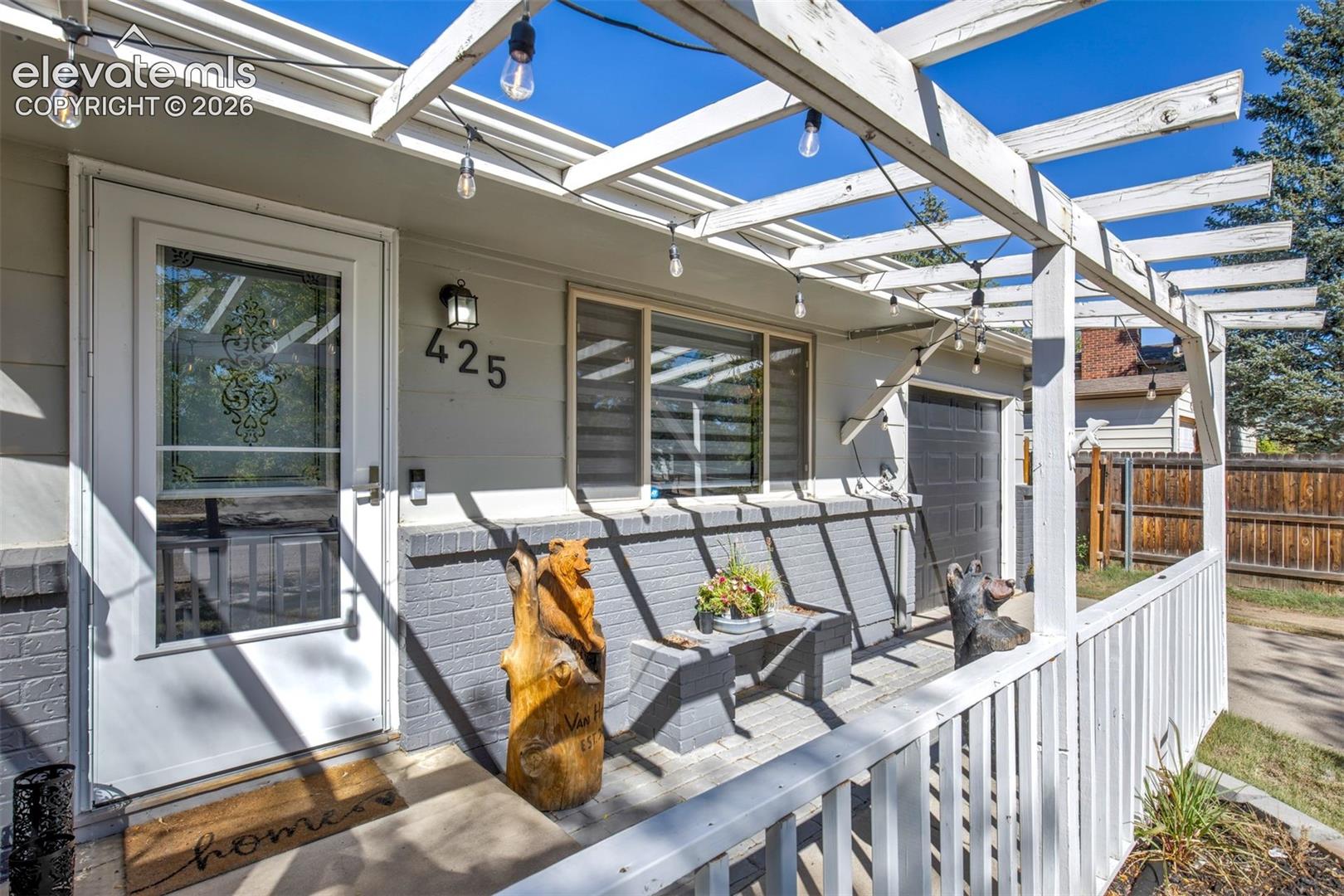 Listing photo 3 for 425 Calle Entrada NA