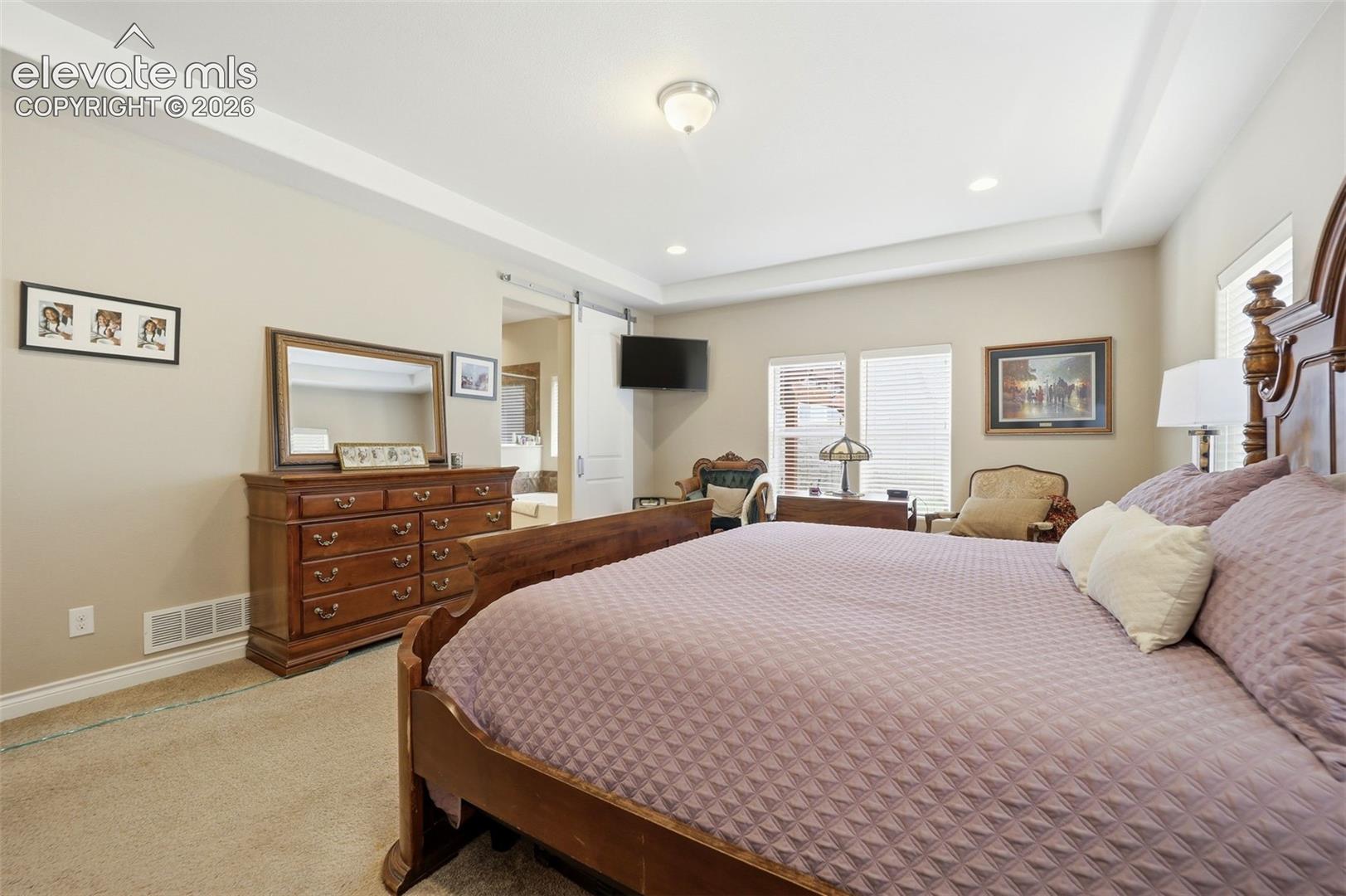 Listing photo 12 for 9982 Golf Crest Drive