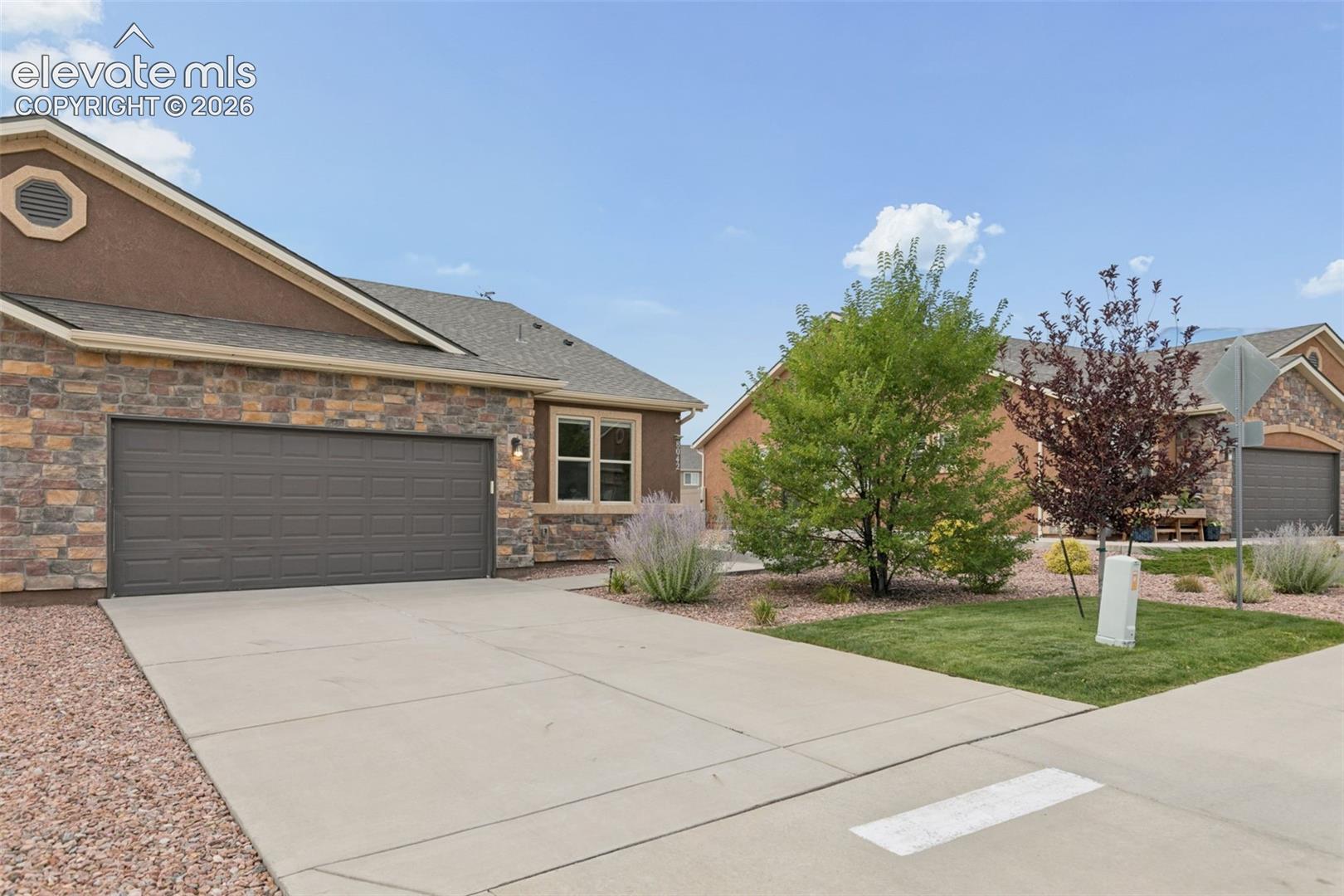 Listing photo 41 for 8042 Potentilla Grove
