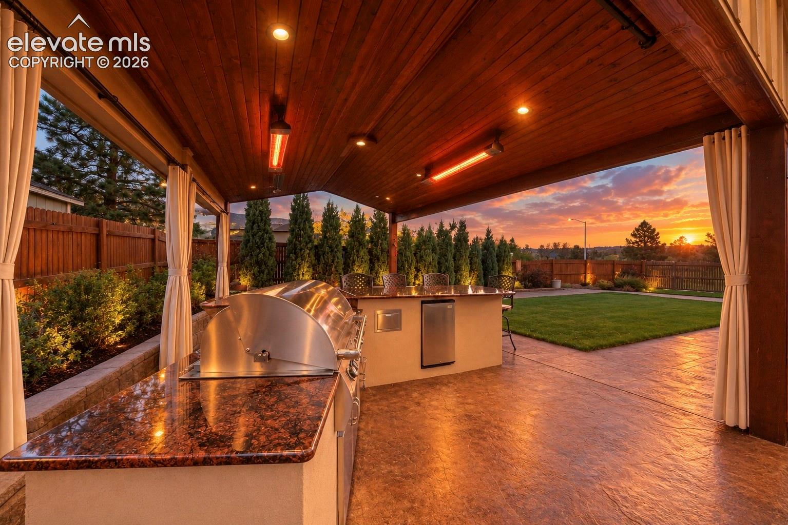 Listing photo 41 for 6120 Moorfield Avenue
