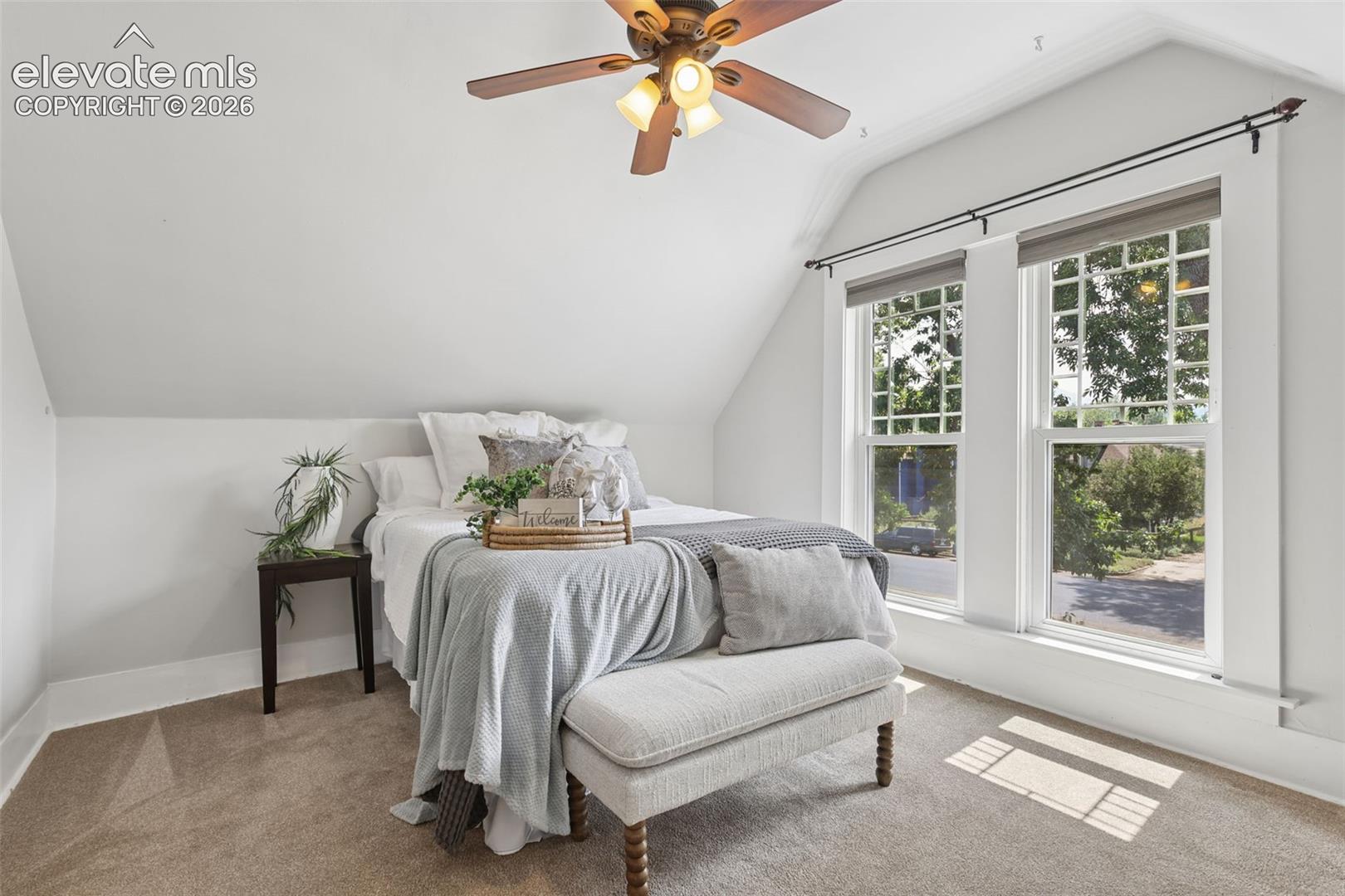 Listing photo 19 for 1812 W Pikes Peak Avenue
