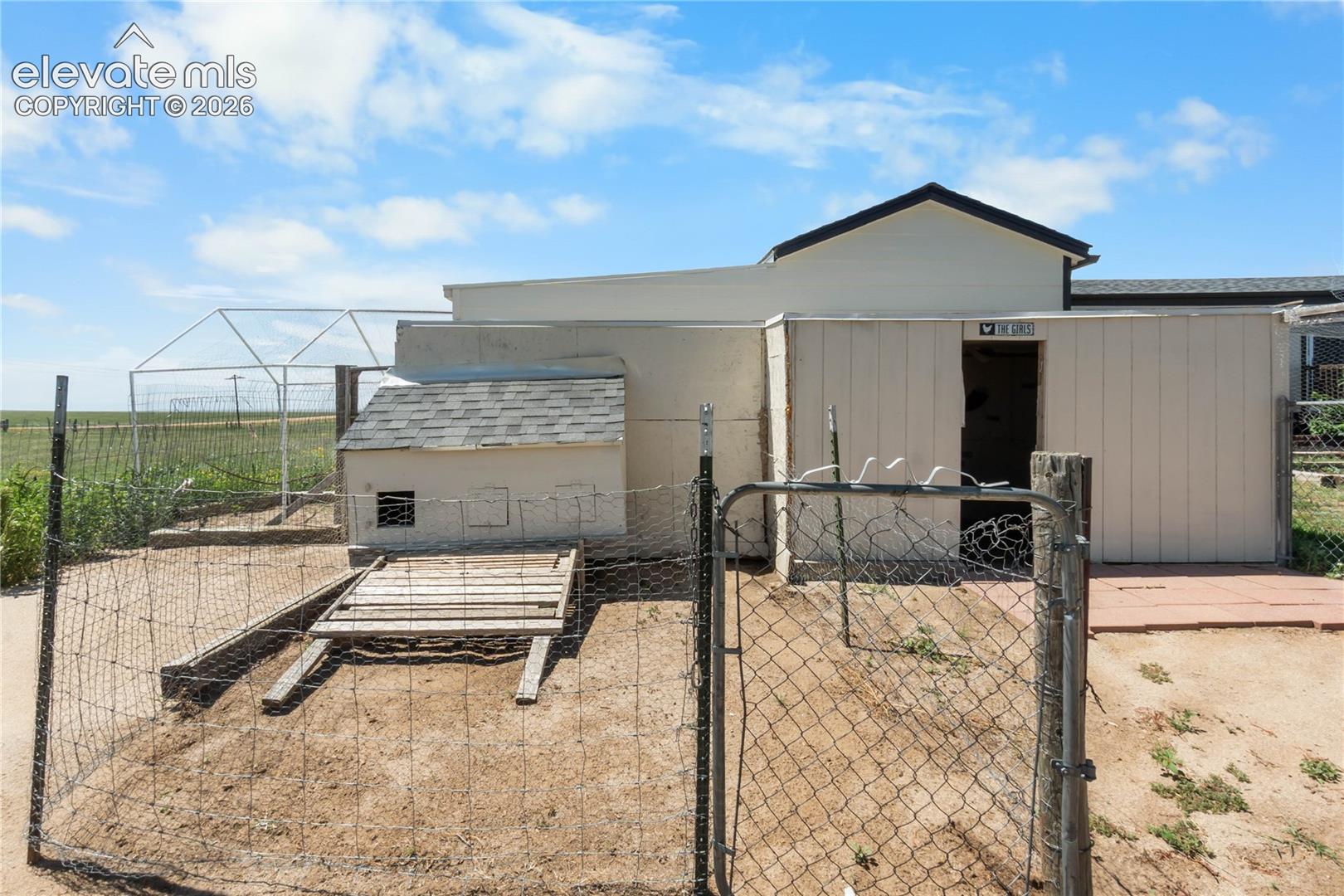 Listing photo 11 for 29950 Big Springs Road