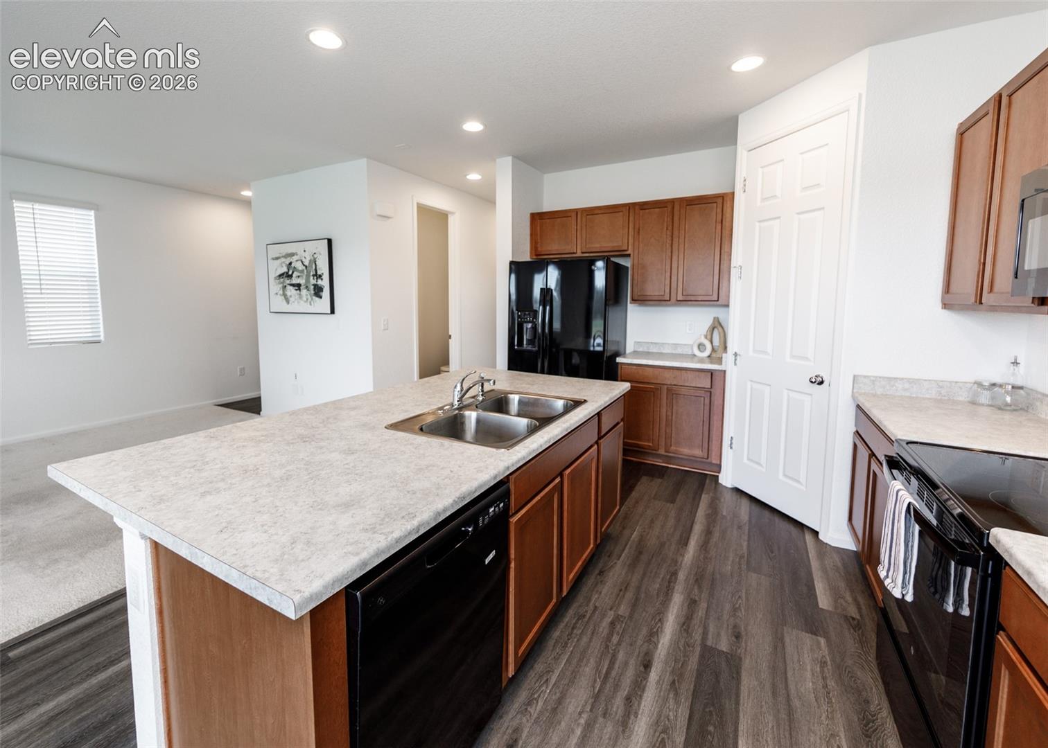Listing photo 13 for 16462 Mountain Flax Drive