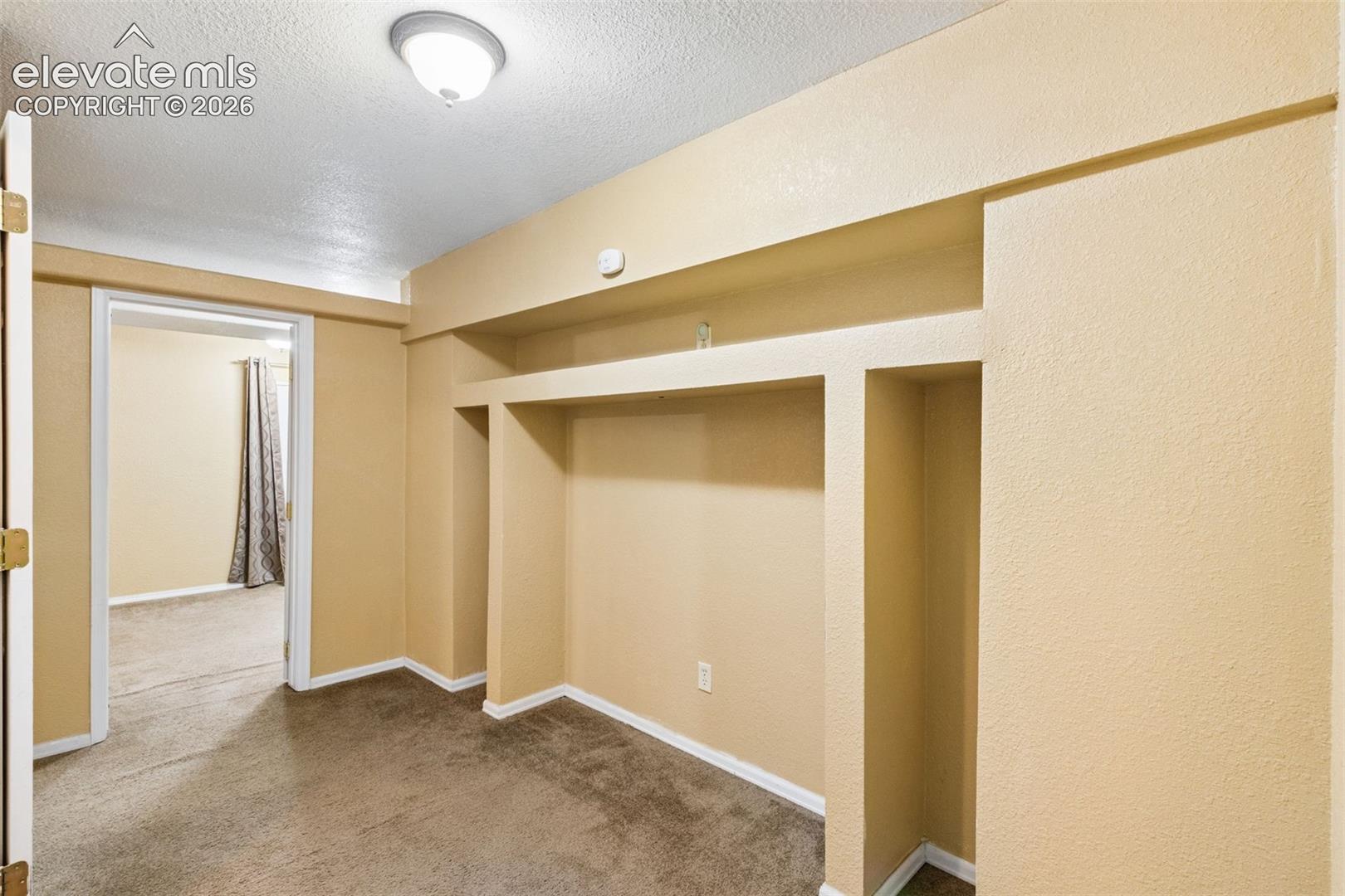 Listing photo 15 for 703 N Canvas Drive