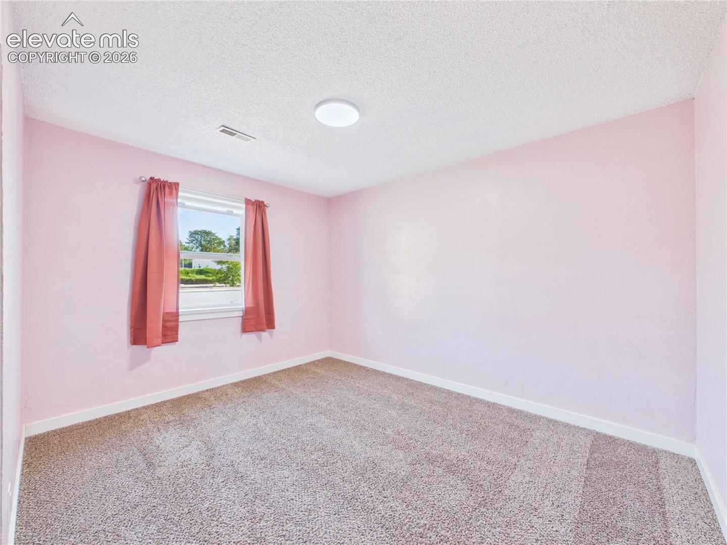 Listing photo 13 for 1530 N Norwood Avenue