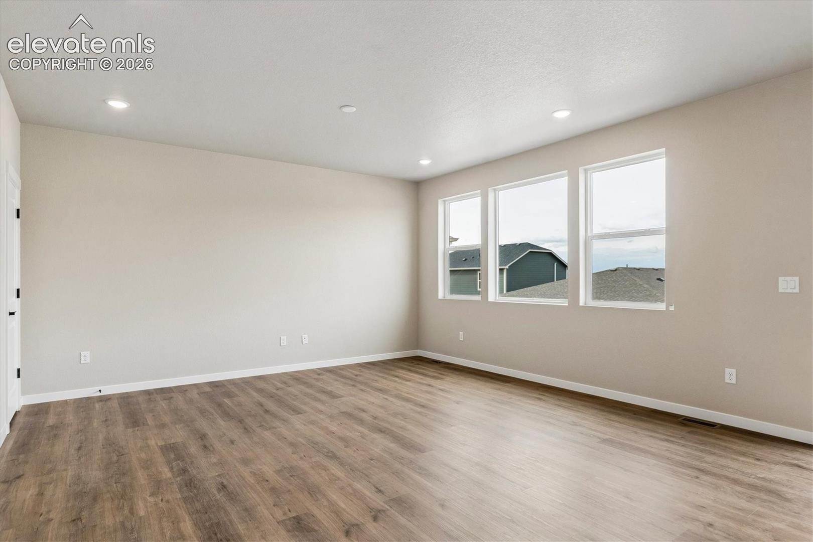 Listing photo 7 for 9660 Blaurock Drive