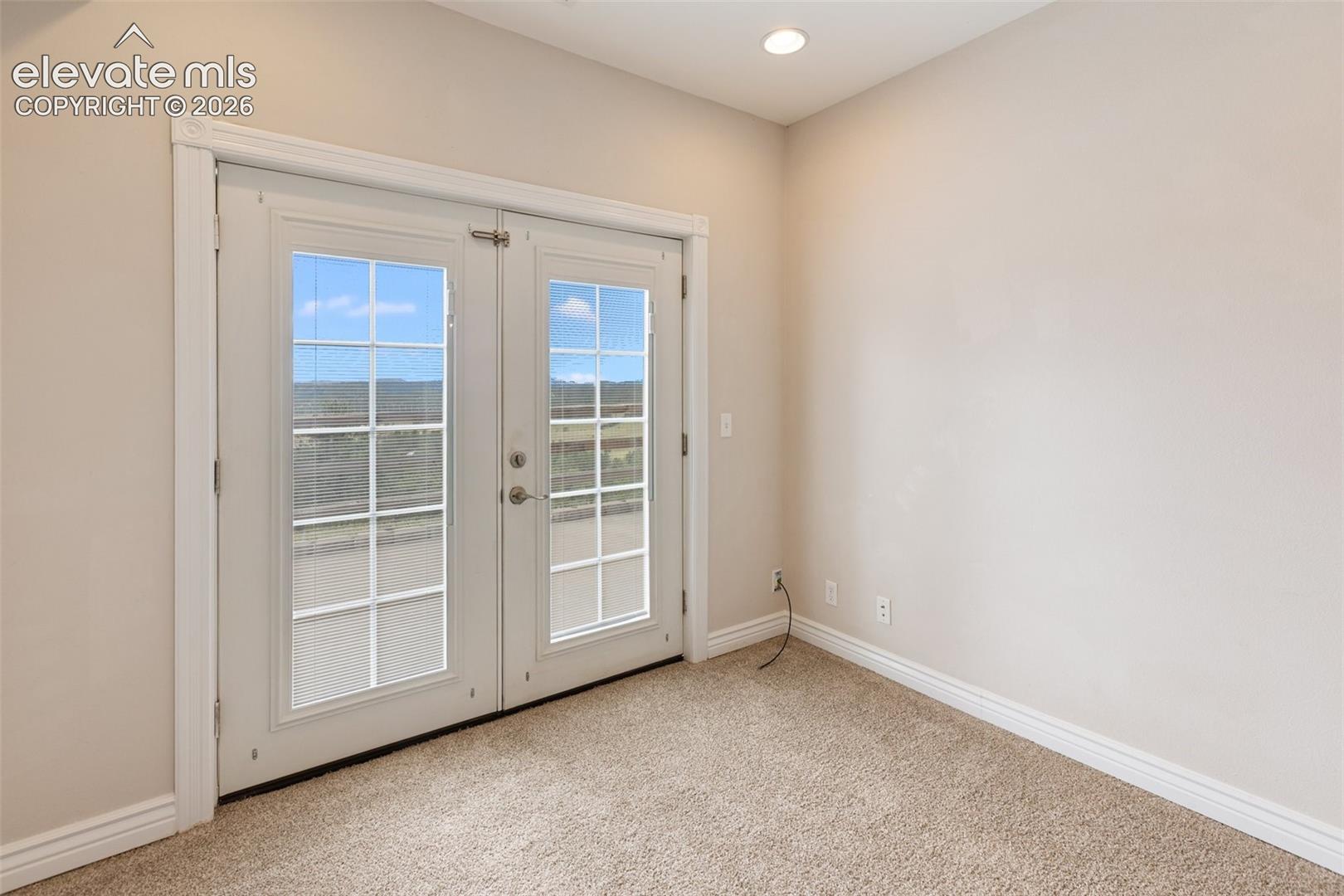 Listing photo 25 for 127 Carlton Circle