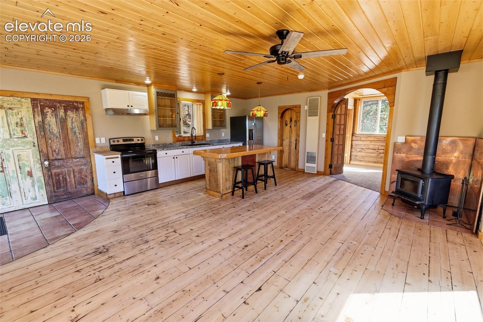 Listing photo 46 for 3303 Trail Creek Road