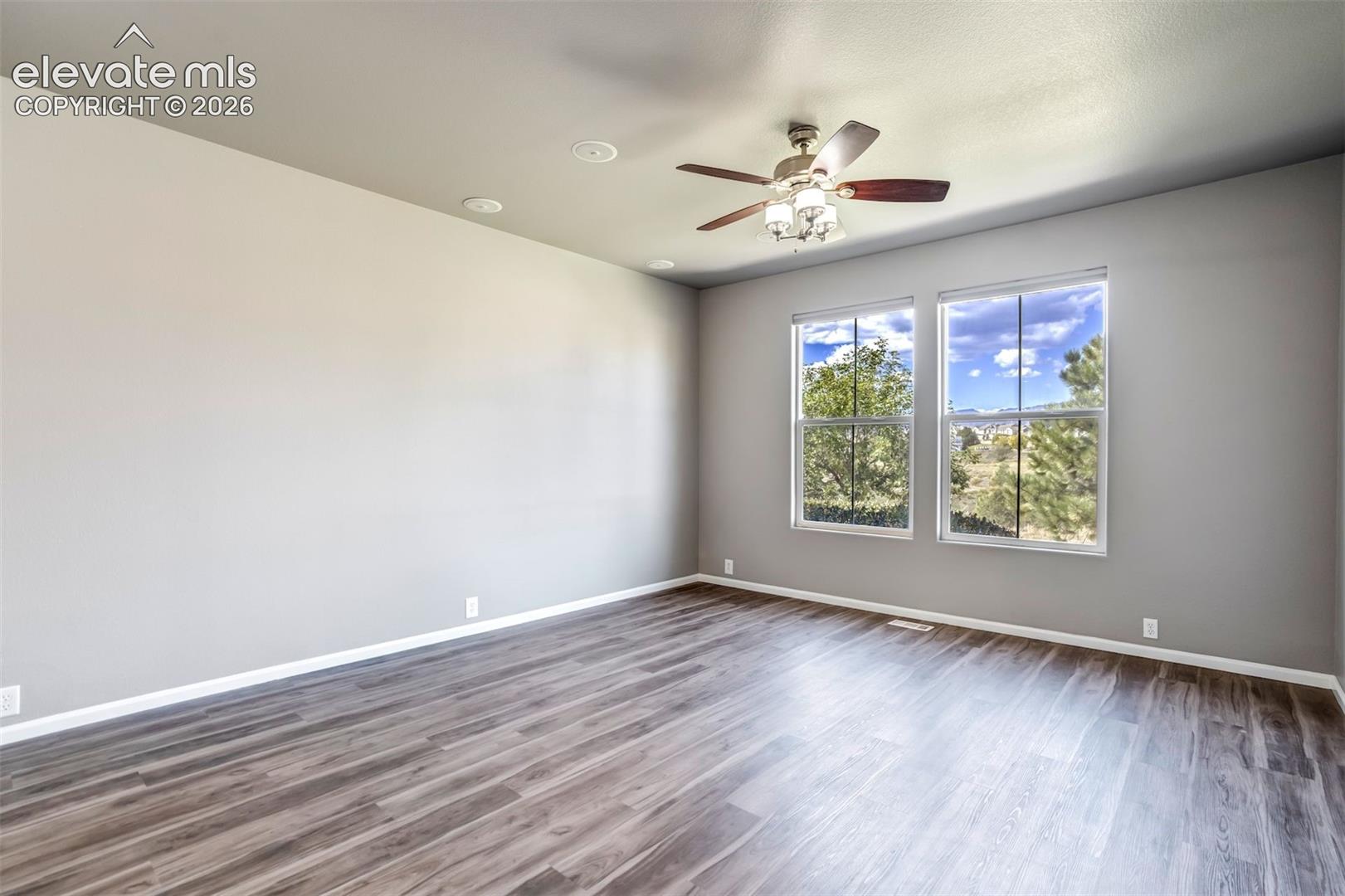 Listing photo 9 for 7303 Sandy Springs Point
