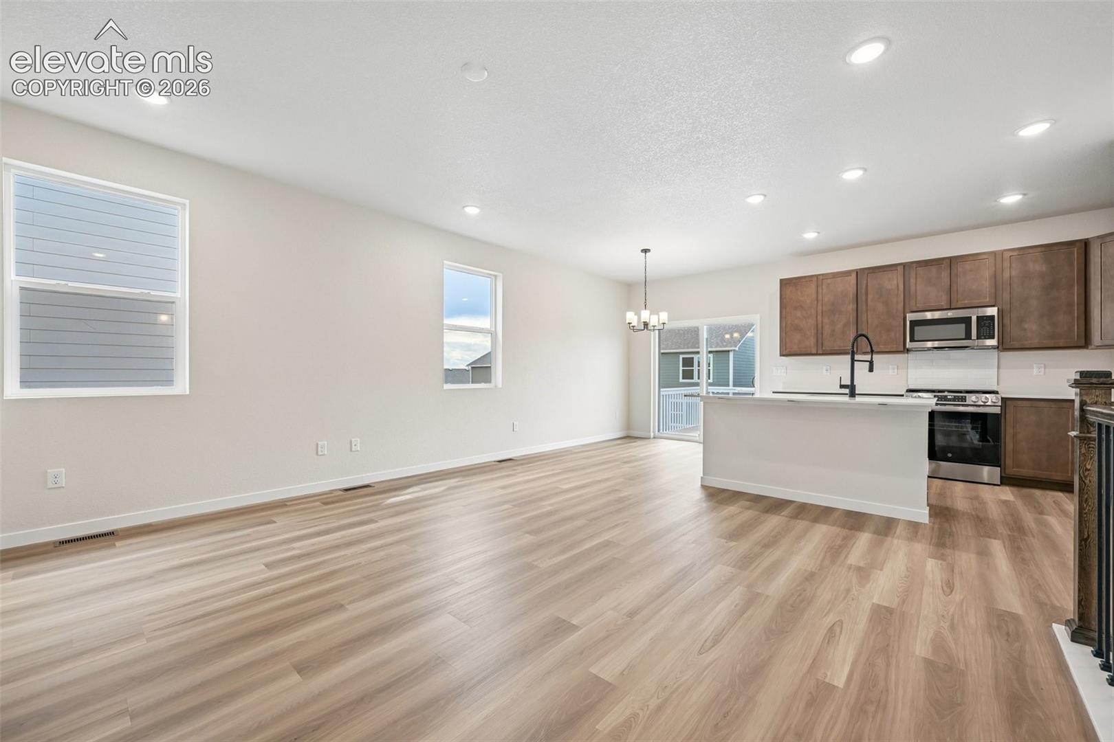 Listing photo 8 for 9684 Blaurock Drive