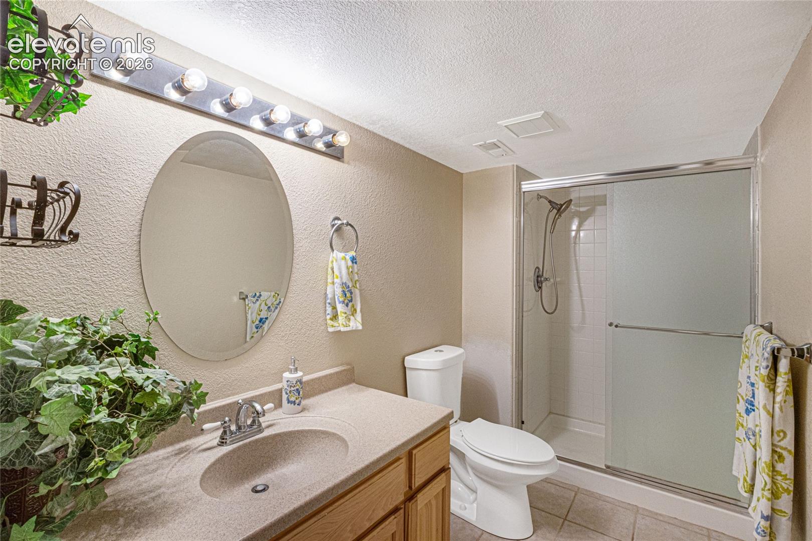Listing photo 31 for 19905 Riverglen Lane