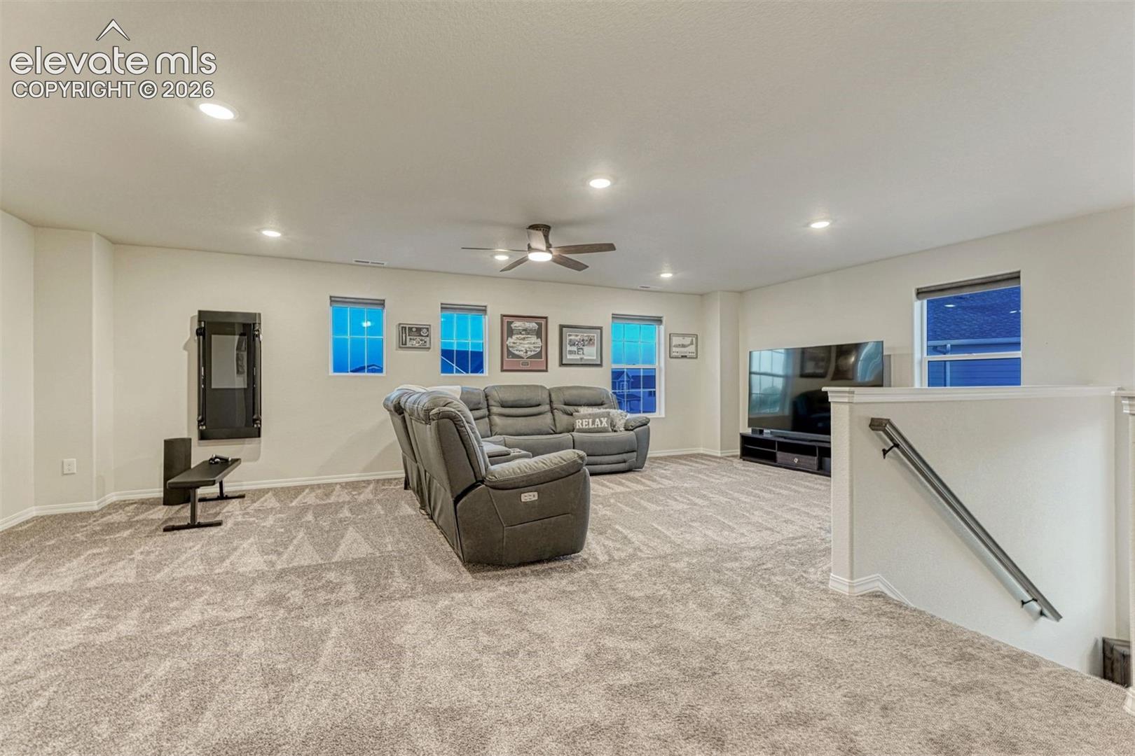 Listing photo 7 for 8268 Sophia Lane