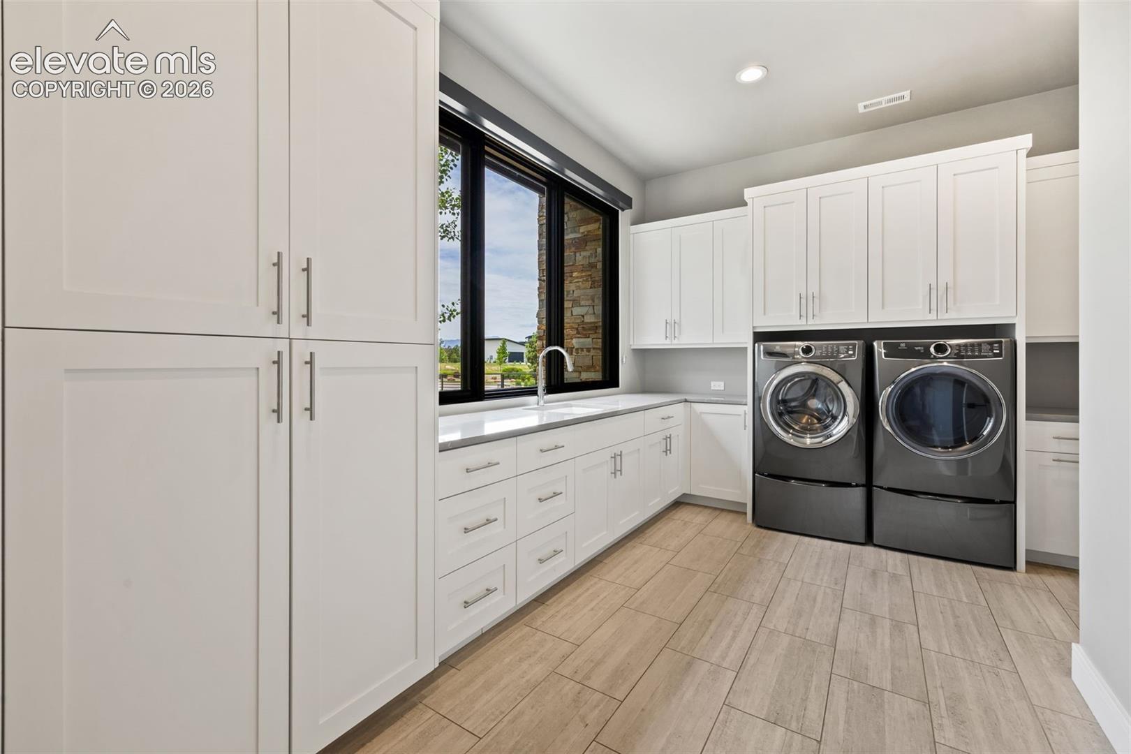Listing photo 15 for 1484 Vine Cliff Heights