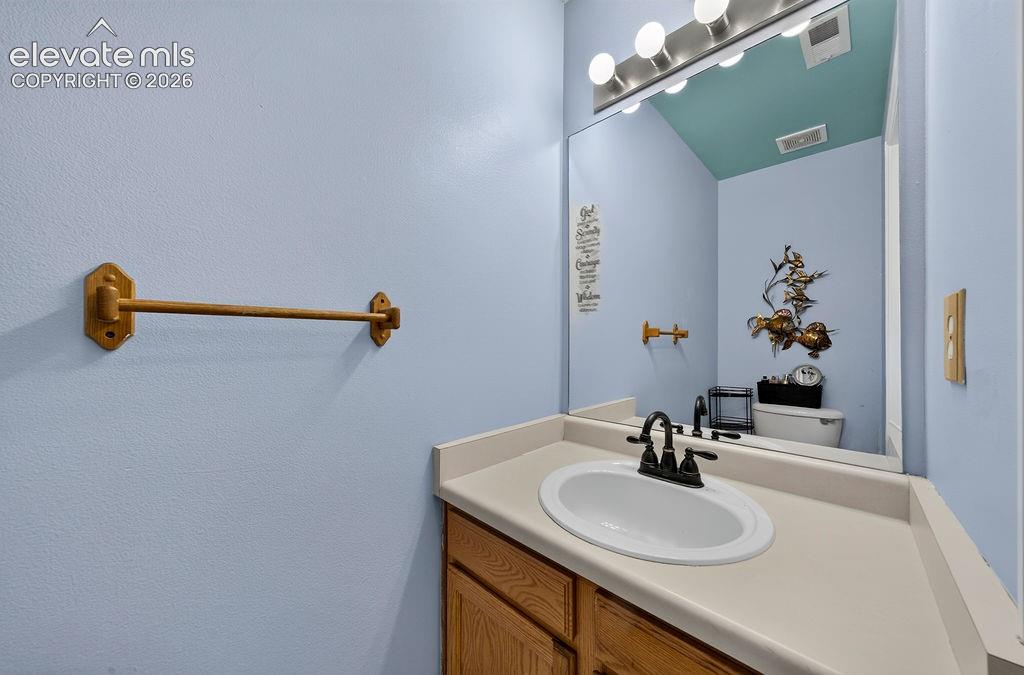 Listing photo 10 for 818 Hayloft Lane