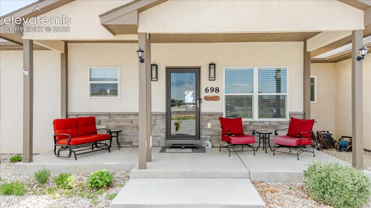 Listing photo 2 for 698 W McCulloch Boulevard