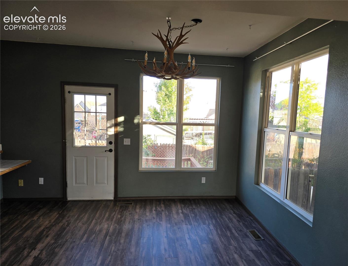 Listing photo 9 for 8059 Oliver Road
