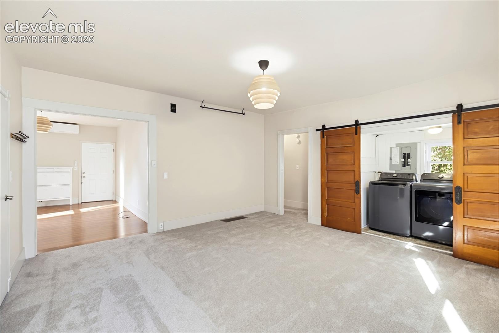 Listing photo 12 for 621 E Cache La Poudre Street