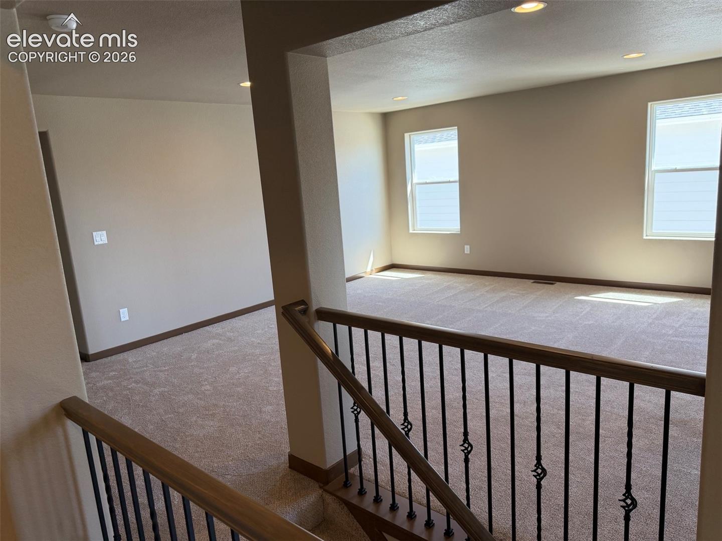 Listing photo 10 for 10895 Evening Creek Drive