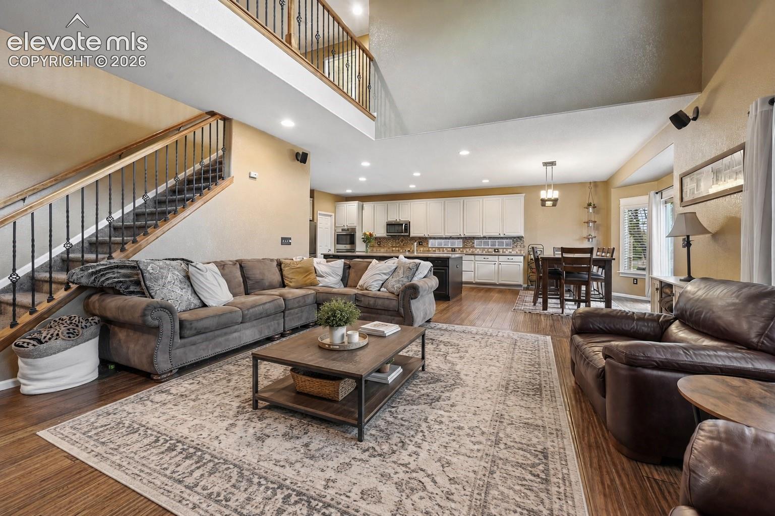 Listing photo 8 for 10813 White Sands Court