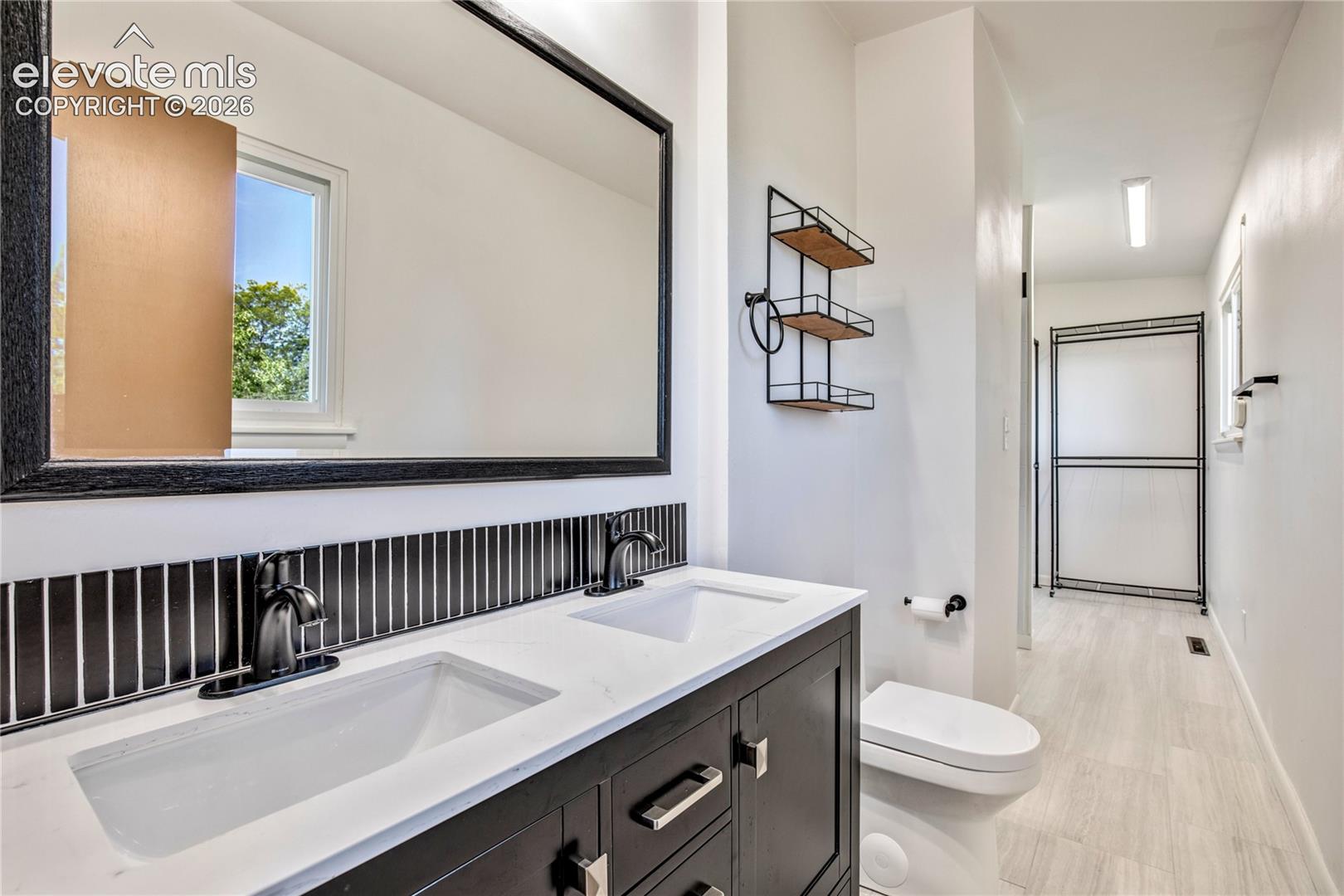 Listing photo 19 for 609 Crestridge Avenue