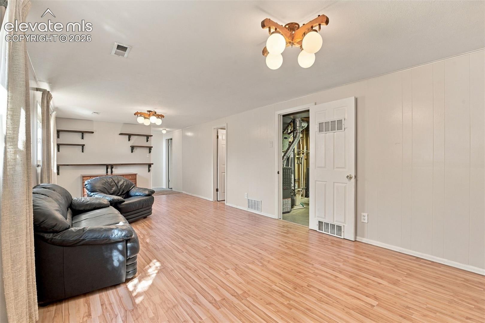 Listing photo 32 for 319 Fairfax Street