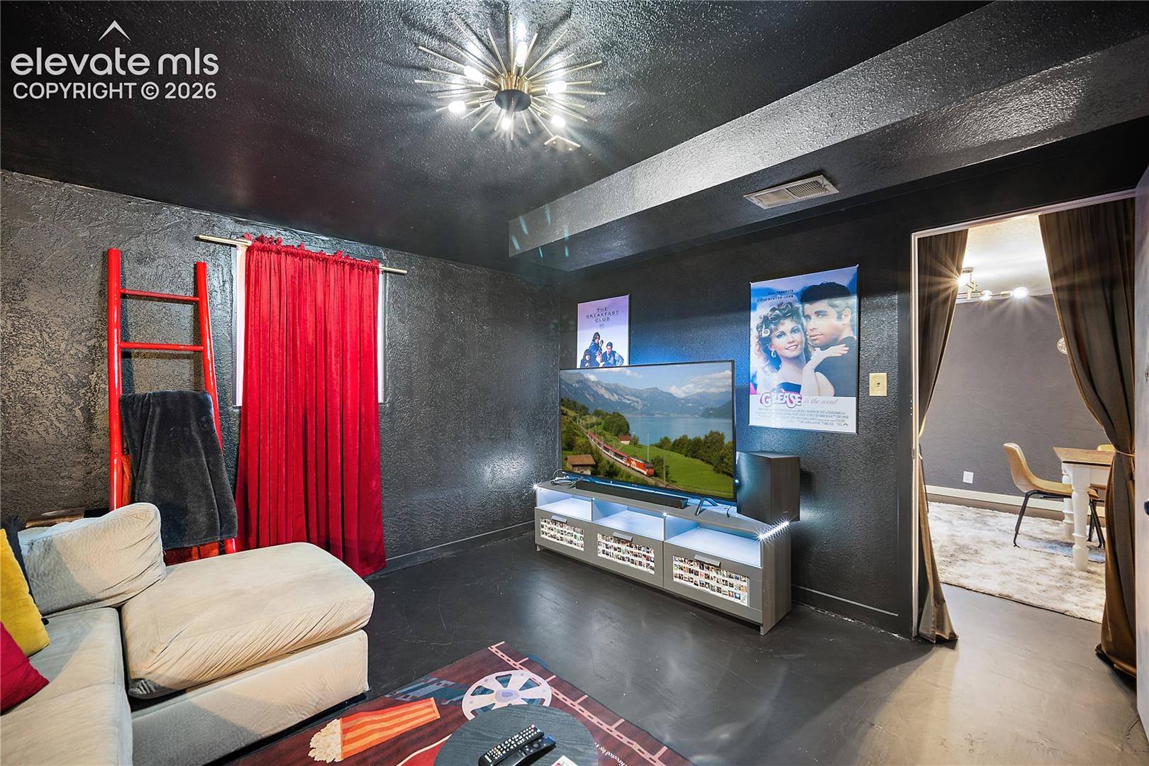 Listing photo 32 for 2414 E Caramillo Street