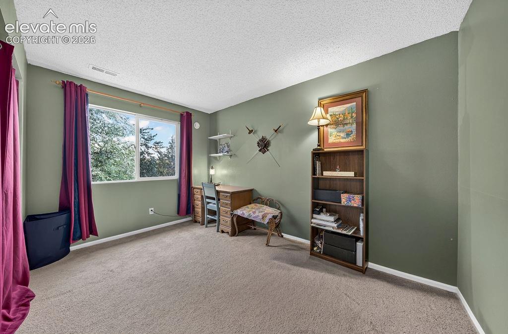 Listing photo 37 for 818 Hayloft Lane