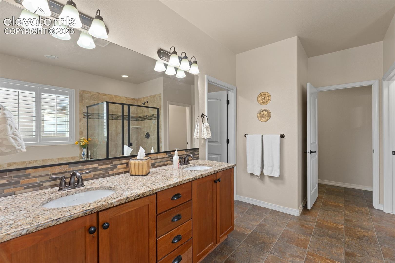 Listing photo 24 for 1168 Old North Gate Road