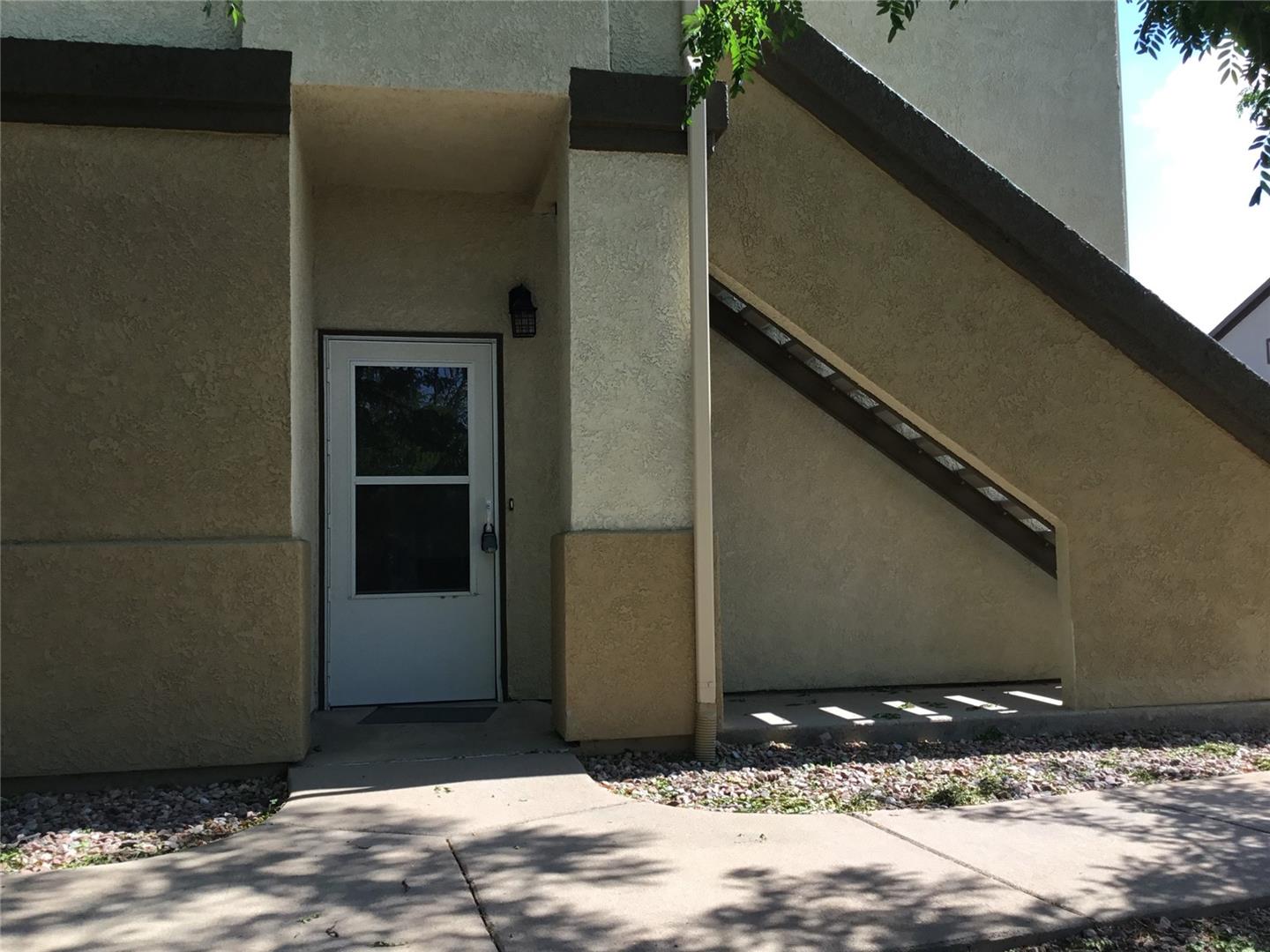 3896 Riviera Grove