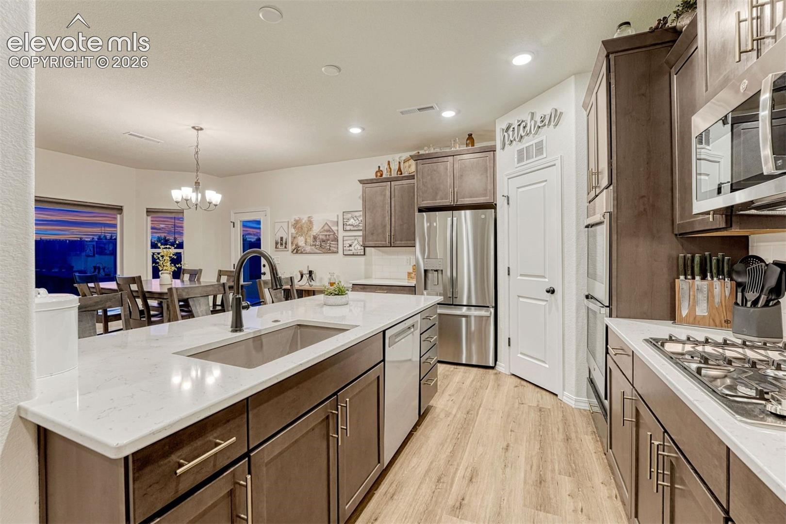 Listing photo 4 for 8268 Sophia Lane