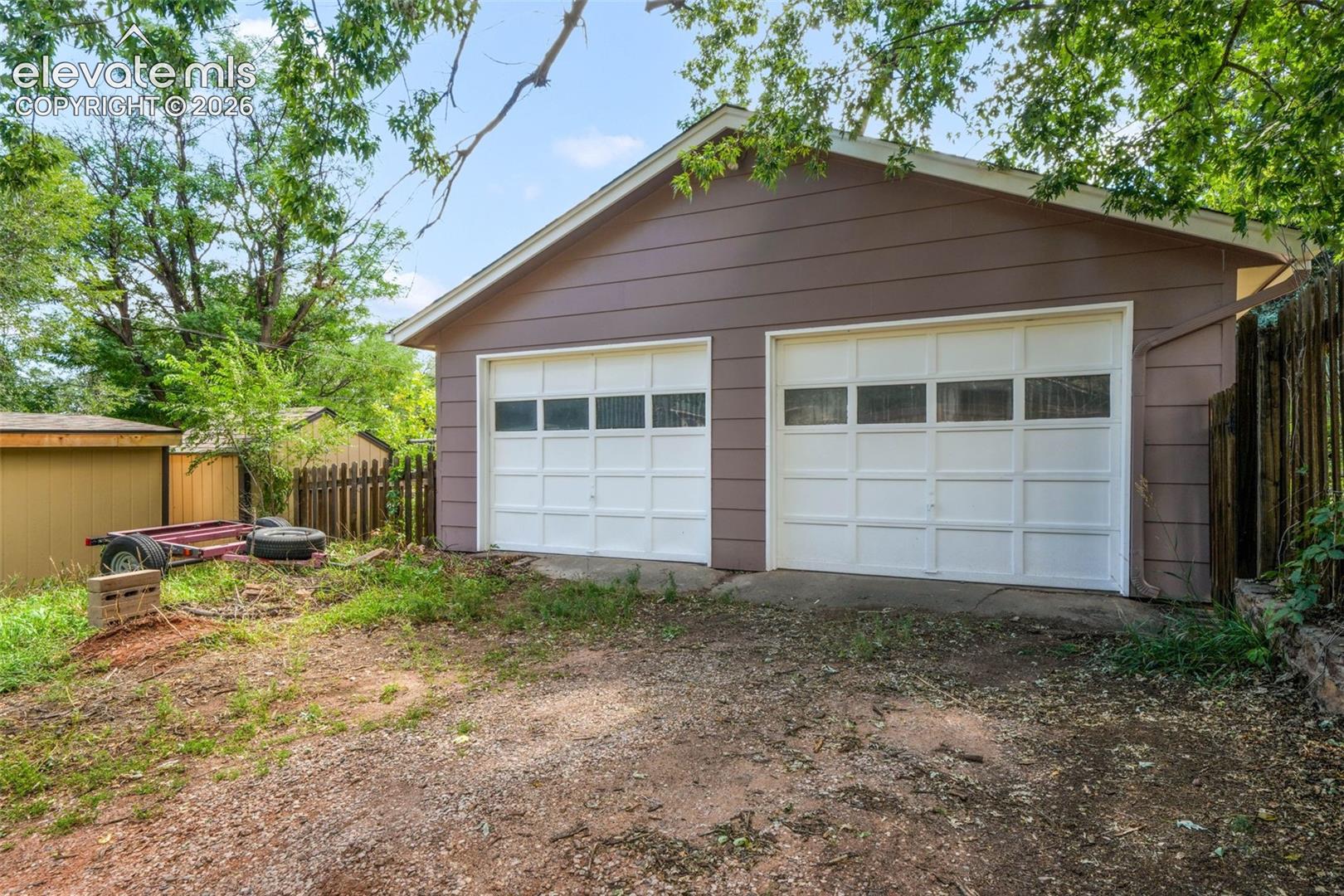Listing photo 4 for 3326 W Kiowa Street