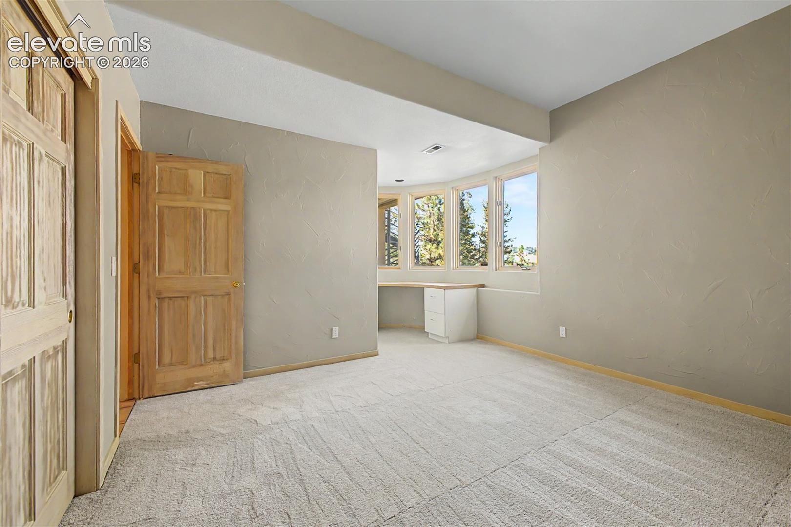 Listing photo 32 for 935 Castle Ridge Road