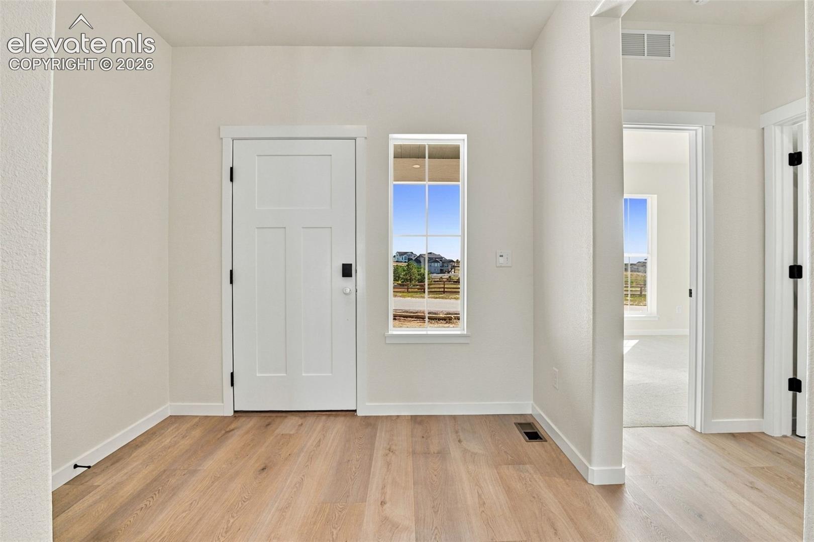 Listing photo 4 for 10424 Aspen Valley Road