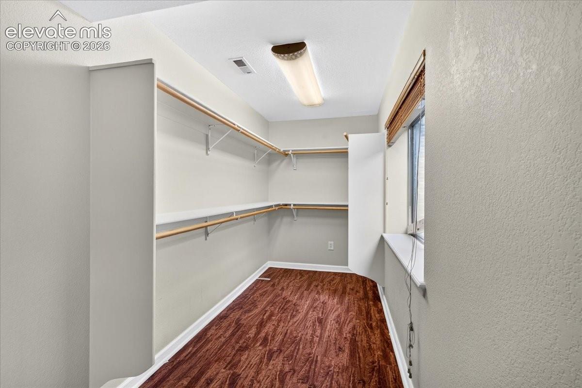 Listing photo 23 for 2409 Capital Drive