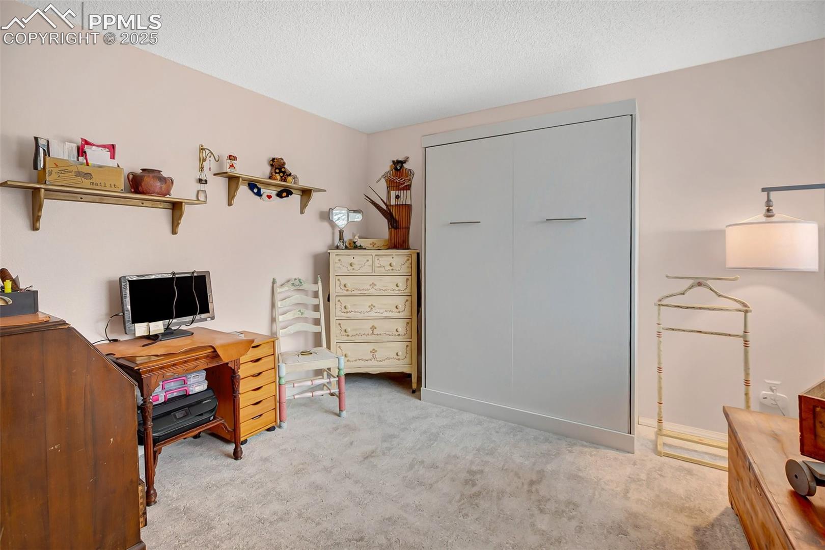 Listing photo 25 for 560 Manor Court A