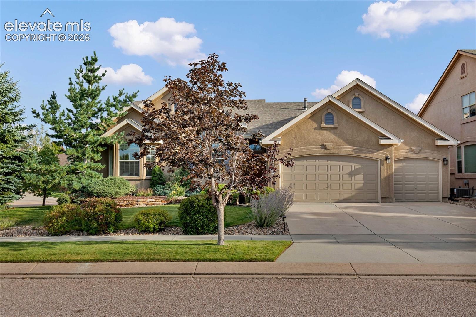 Listing photo 3 for 9043 Stony Creek Drive