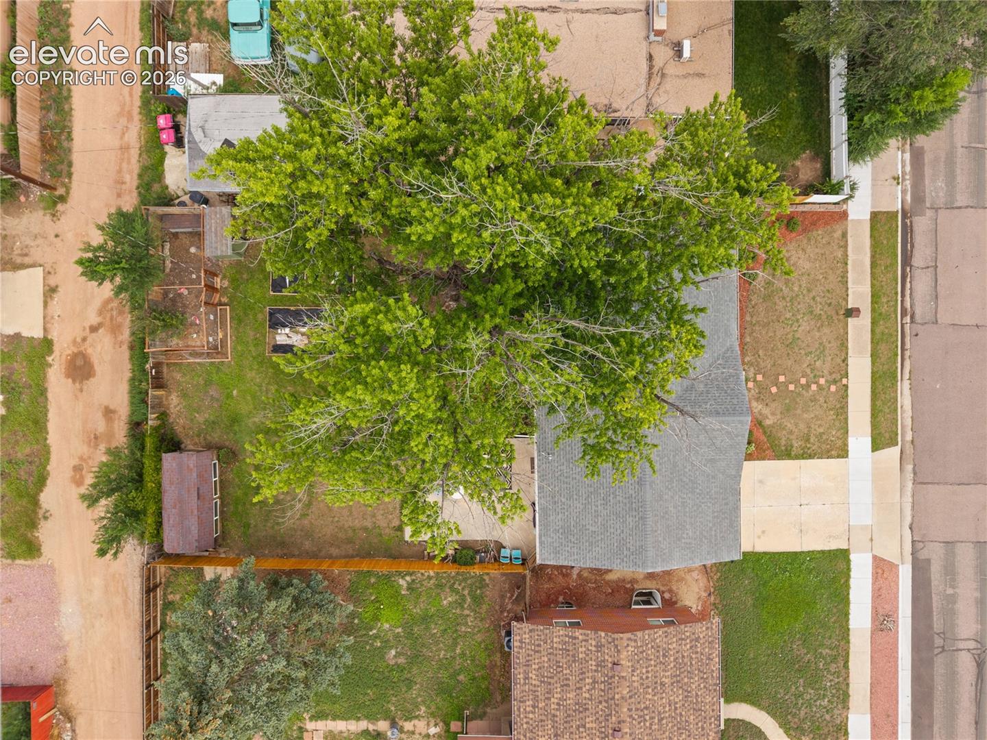 Listing photo 41 for 2414 E Caramillo Street