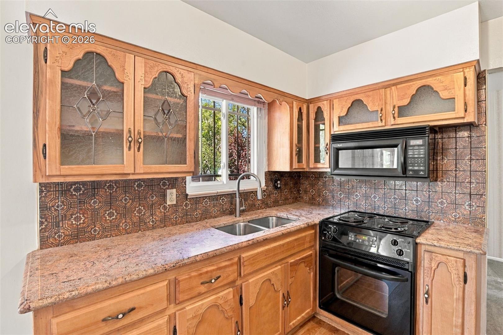Listing photo 17 for 319 Fairfax Street