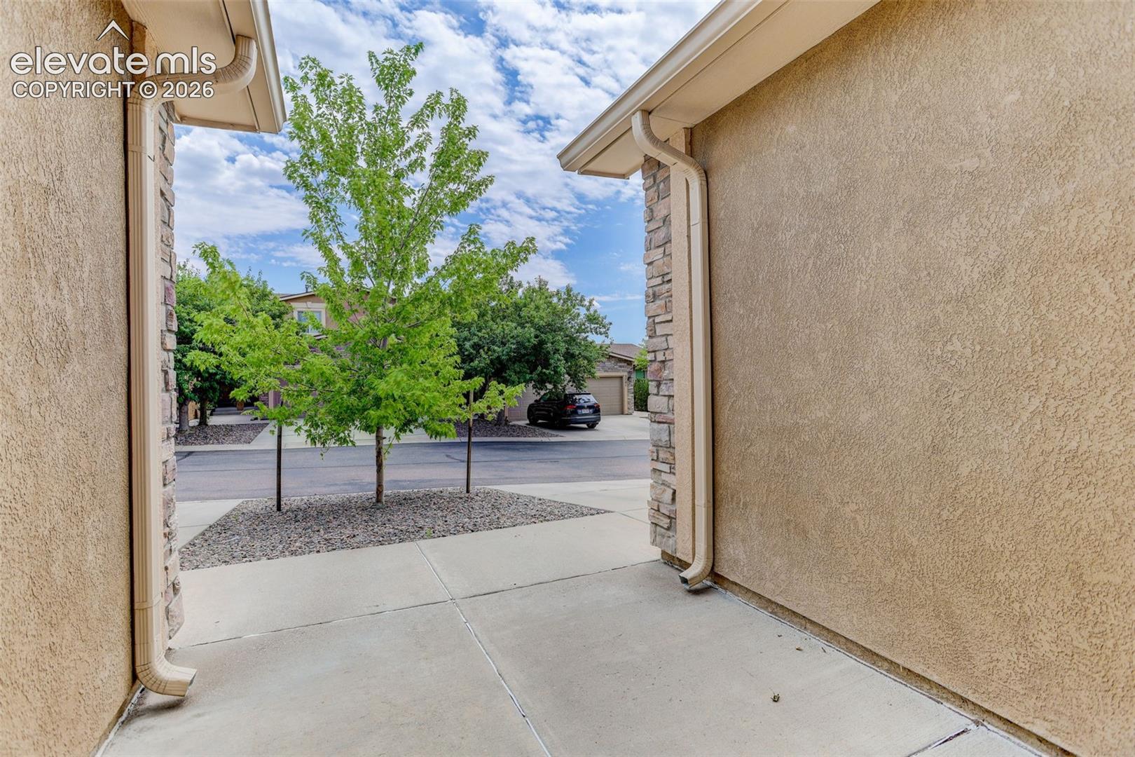 Listing photo 4 for 3782 Homestead Ridge Heights