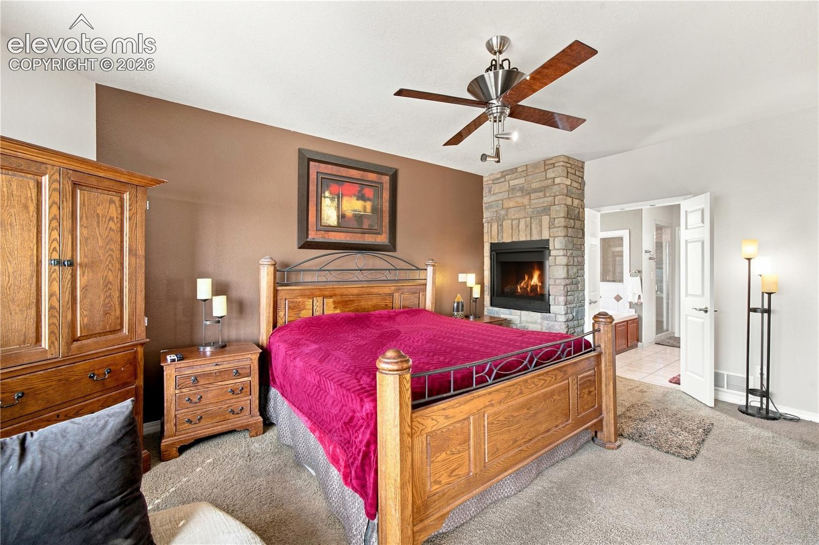 Listing photo 14 for 4 Hawks Point Court