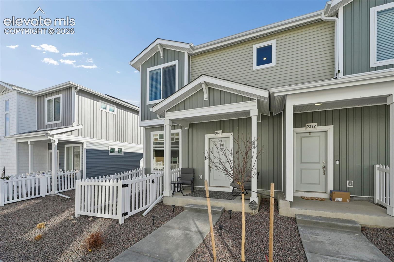 9240 Lytle Grove